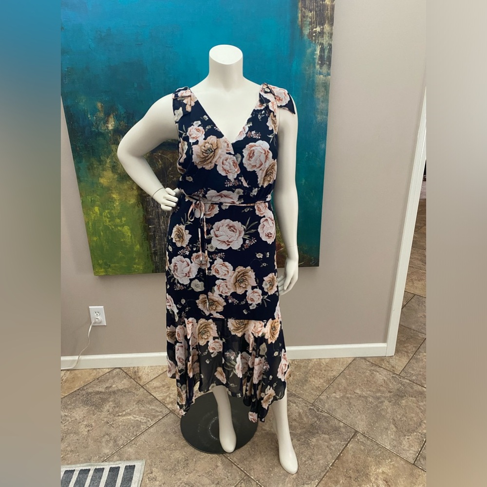 White House, Black market navy floral midi dress size 12.